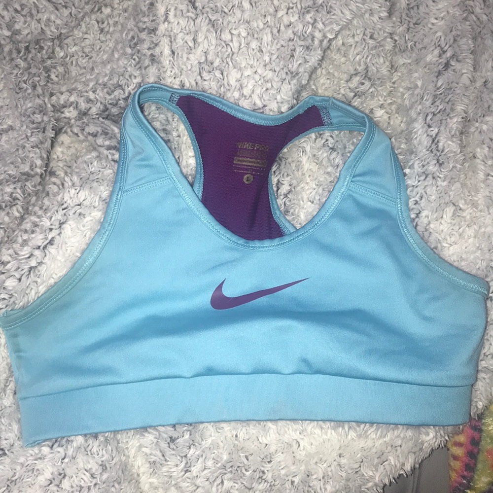 nike bra
